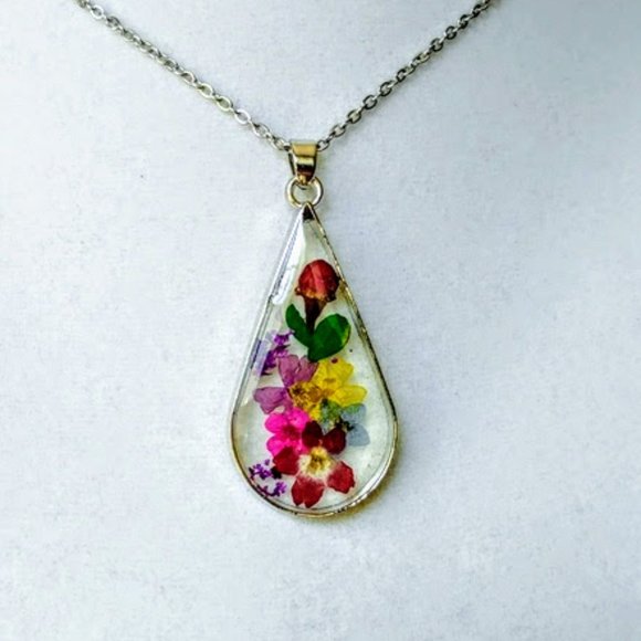 Jewelry - Pressed Flower Necklace